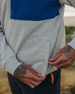 Men's Offgrid 1/4 Zip Sweatshirt