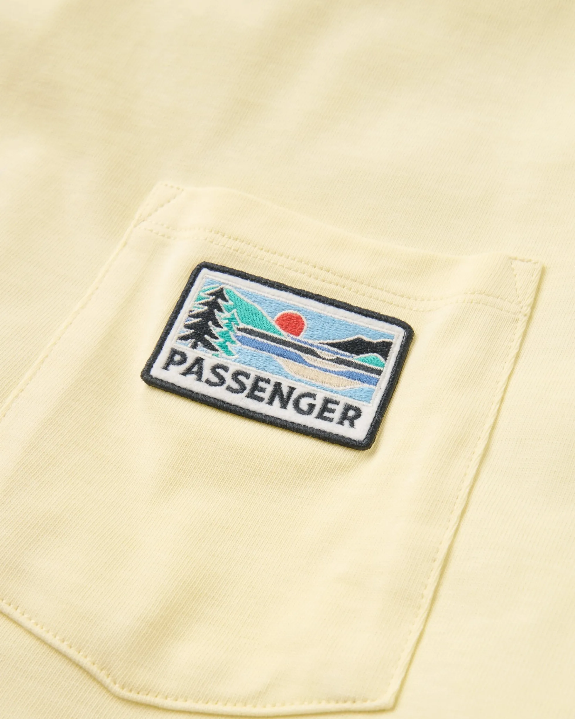 Men's Roamer Patch Relaxed Fit T-Shirt