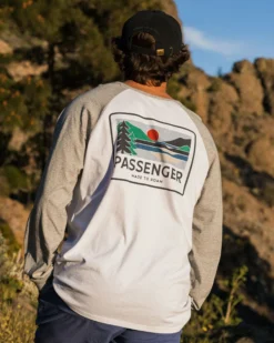 Men's Roamer Raglan LS T-Shirt