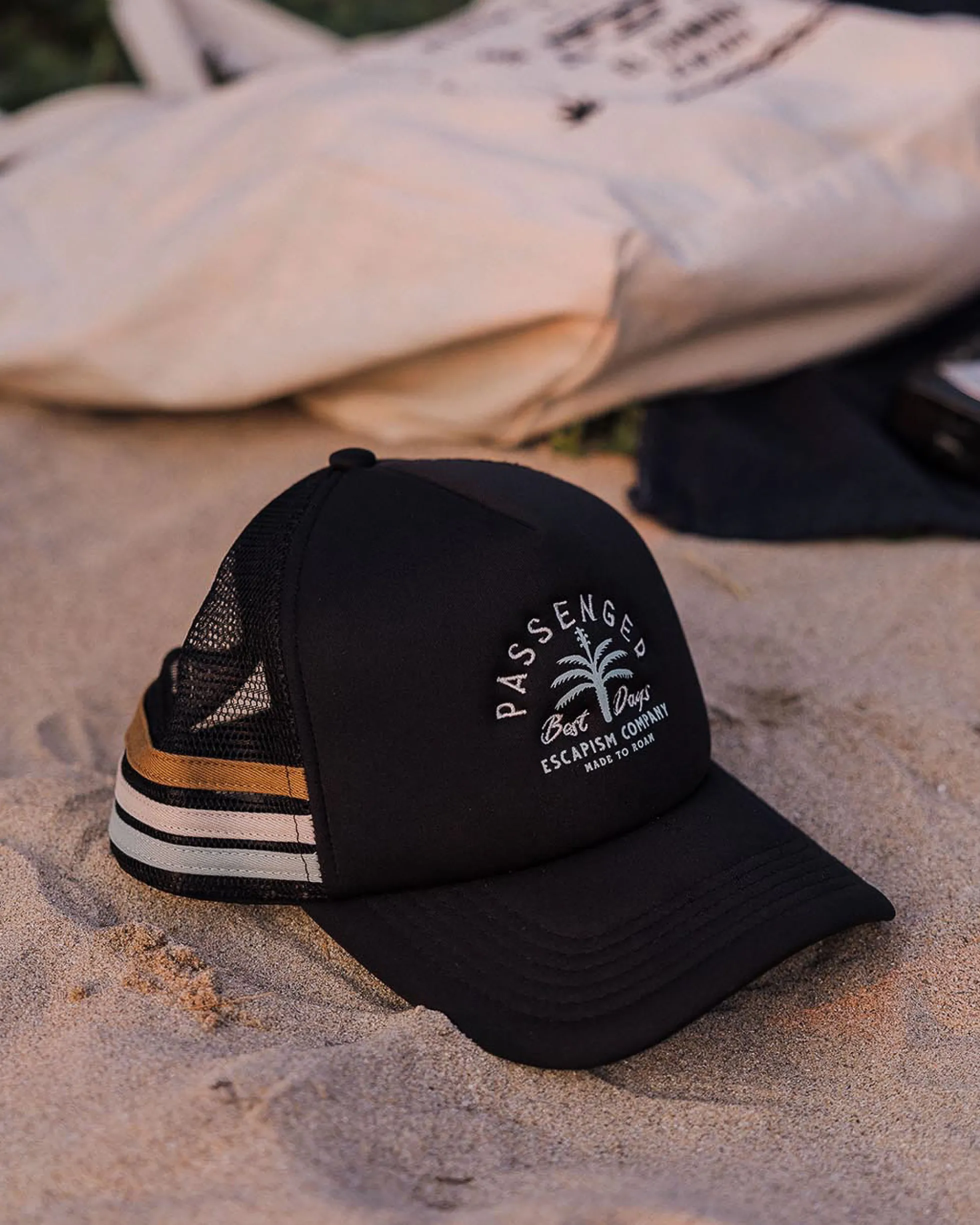 Onda Snapback Trucker Cap