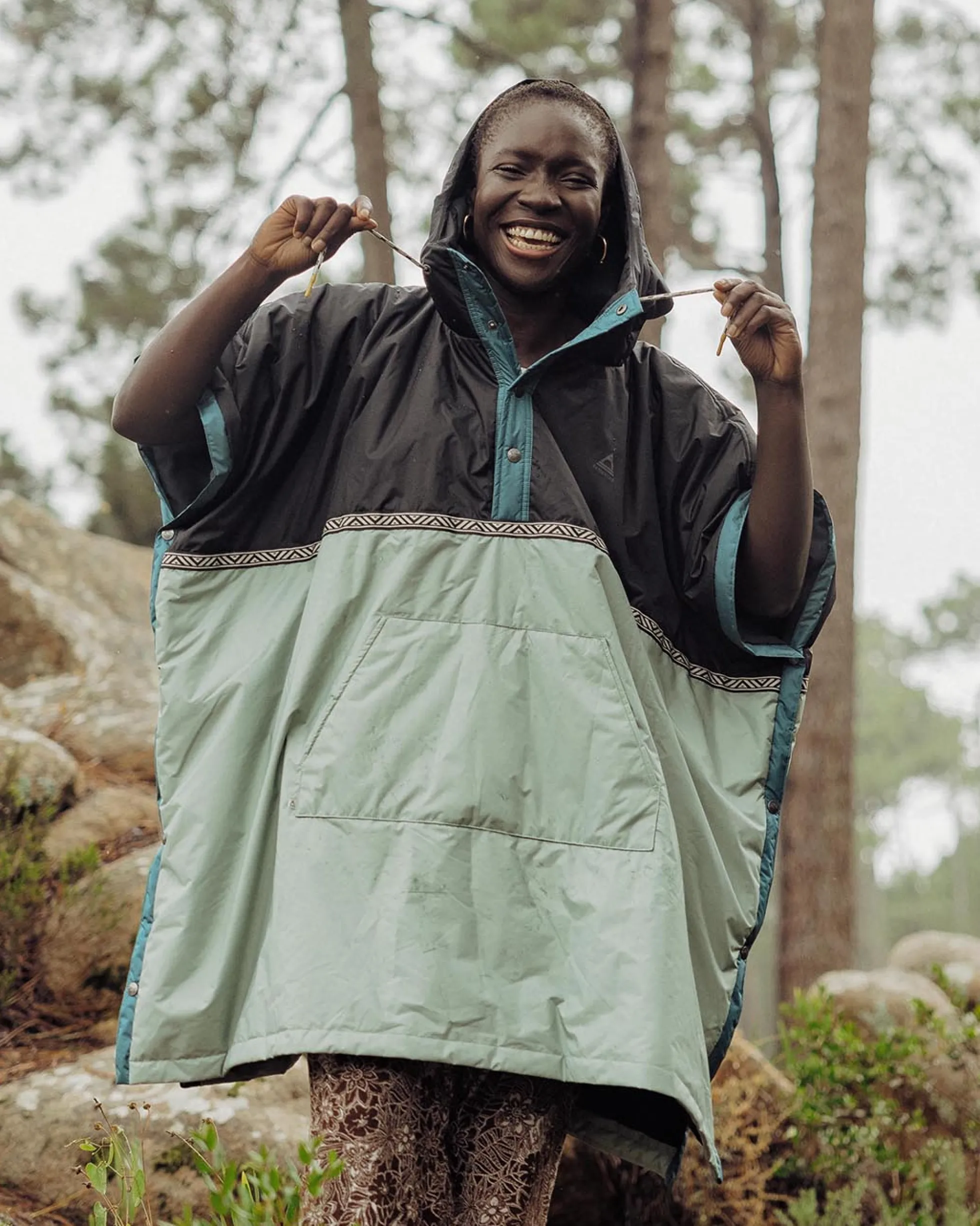 Outback Pull Over Changing Robe