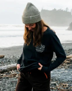 Roam Slow Women's LS T-Shirt