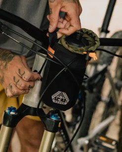 Steer Hybrid Bottle Bike Bag