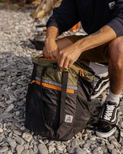 Stow Tote 22L Backpack