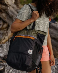 Stow Tote 22L Backpack