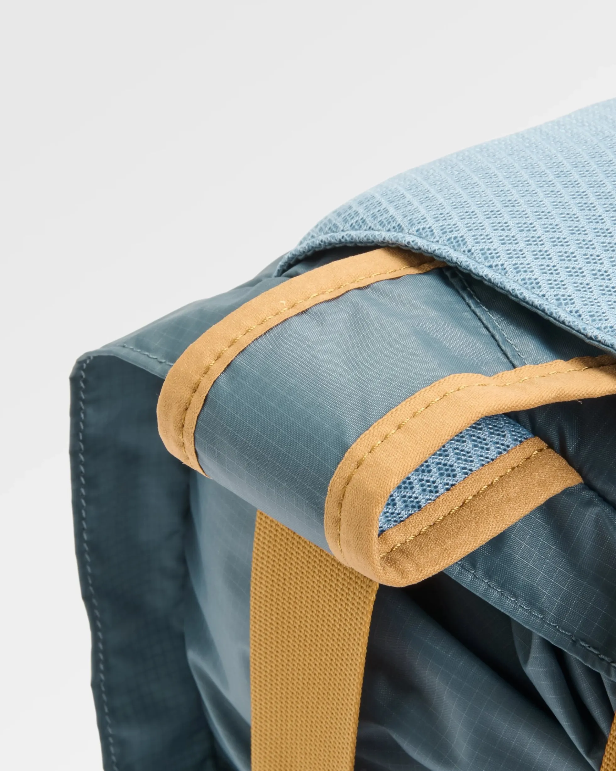 Travelscape Light Tote