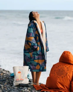Waves Sherpa Lined Changing Robe
