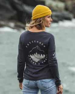Women's Big Leaf LS T-Shirt