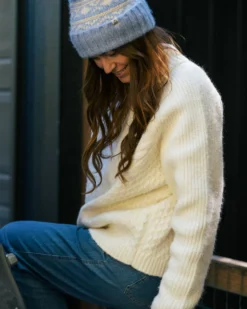 Women's Cozy Cable Knitted Jumper