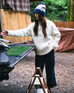 Women's Cozy Cable Knitted Jumper