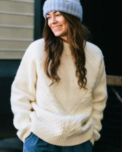 Women's Cozy Cable Knitted Jumper