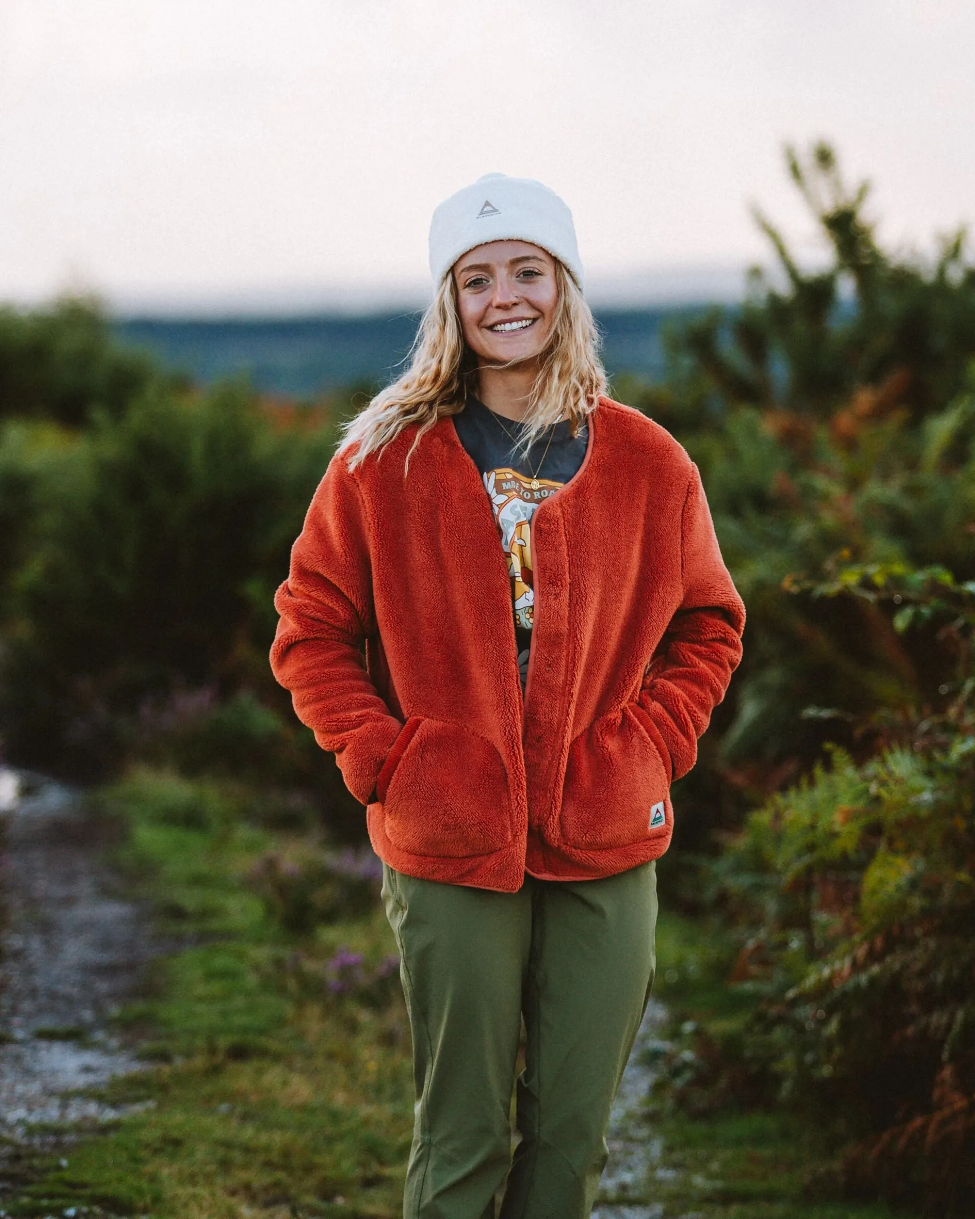 Women's Iris Collarless Fleece