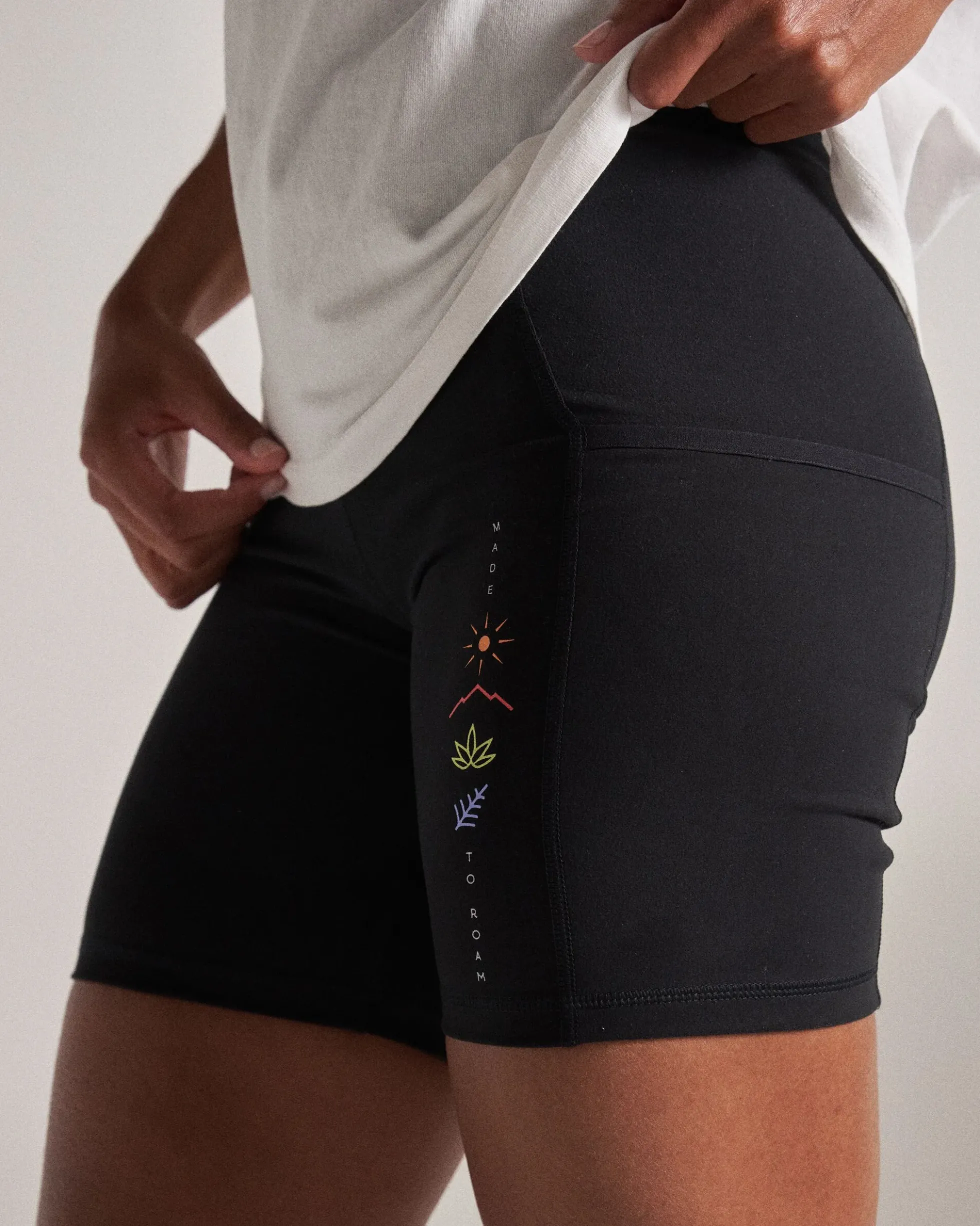 Women's Mantra Active Short