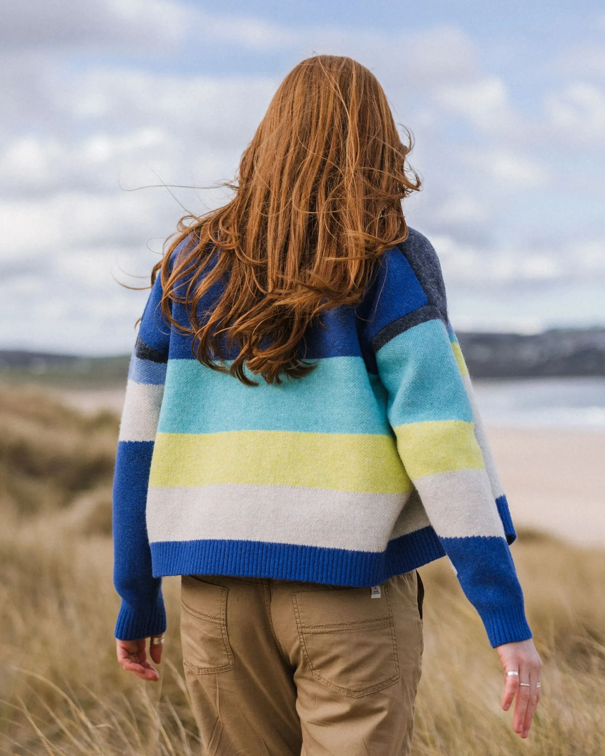 Women's Scenic Knitted Cardigan