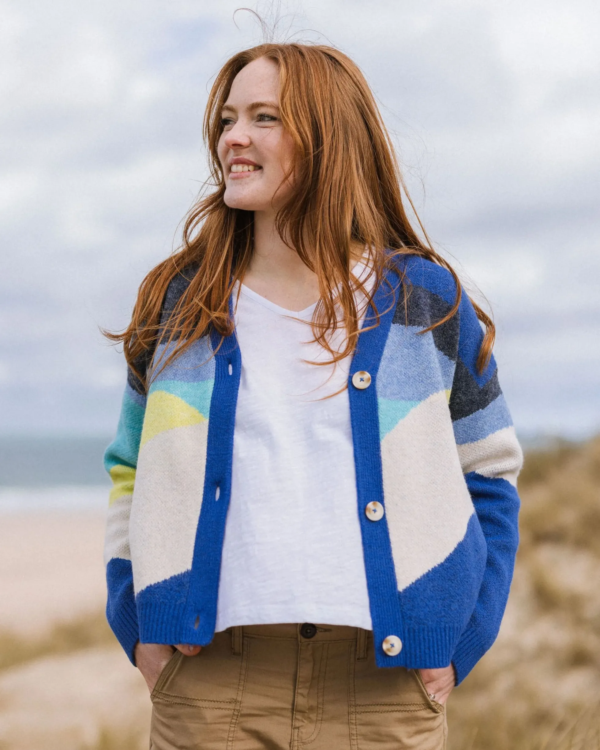 Women's Scenic Knitted Cardigan