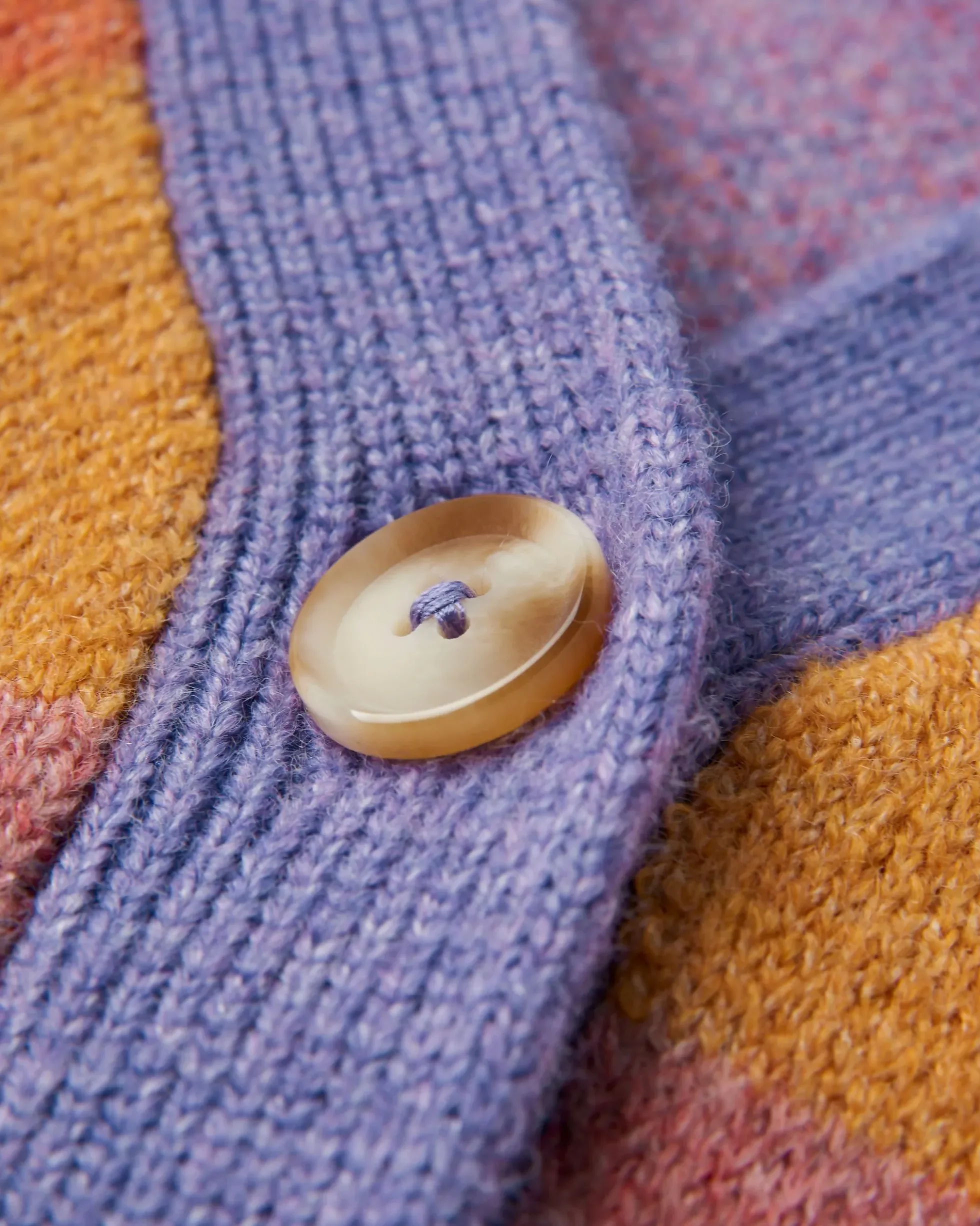 Women's Scenic Knitted Cardigan