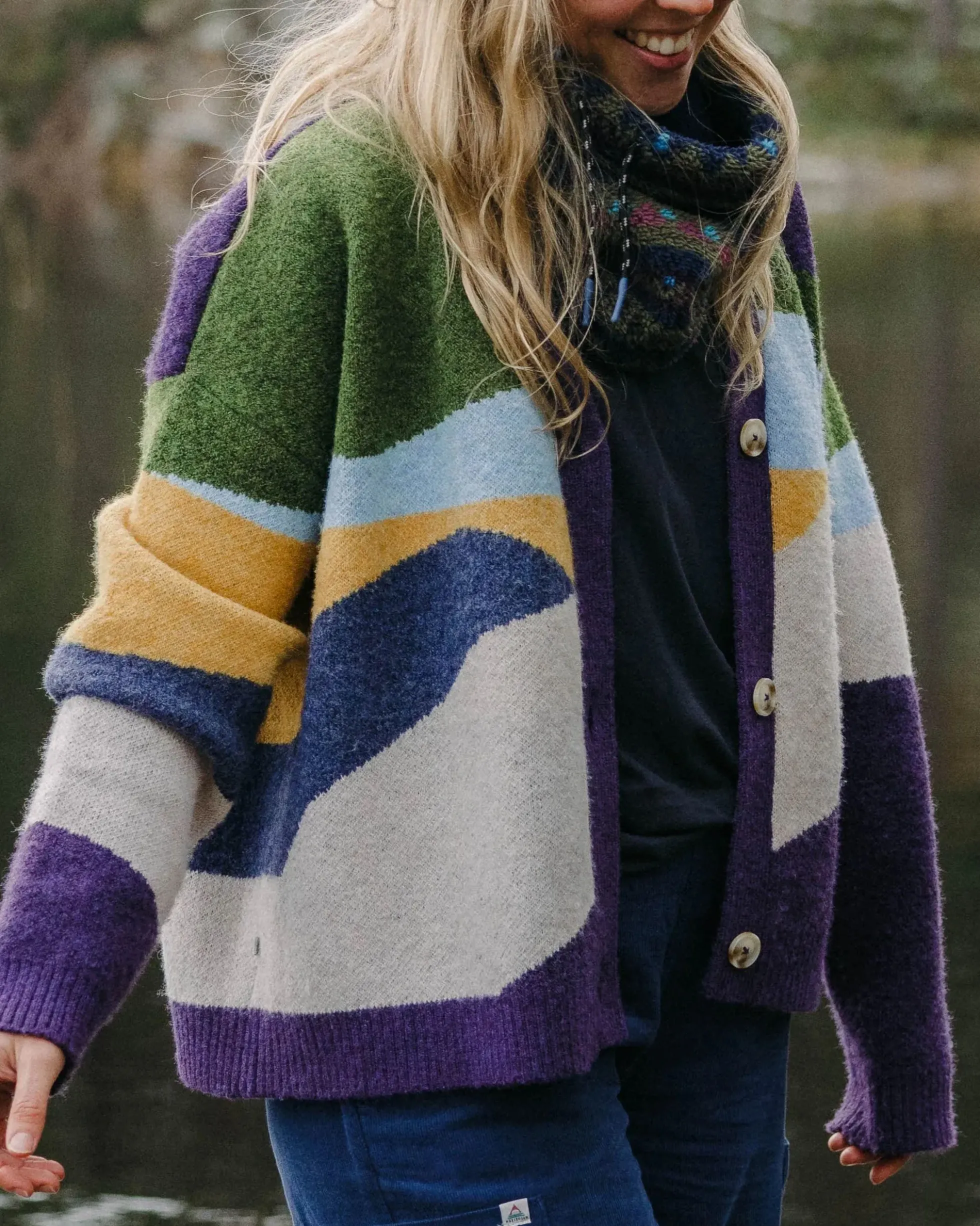 Women's Scenic Knitted Cardigan