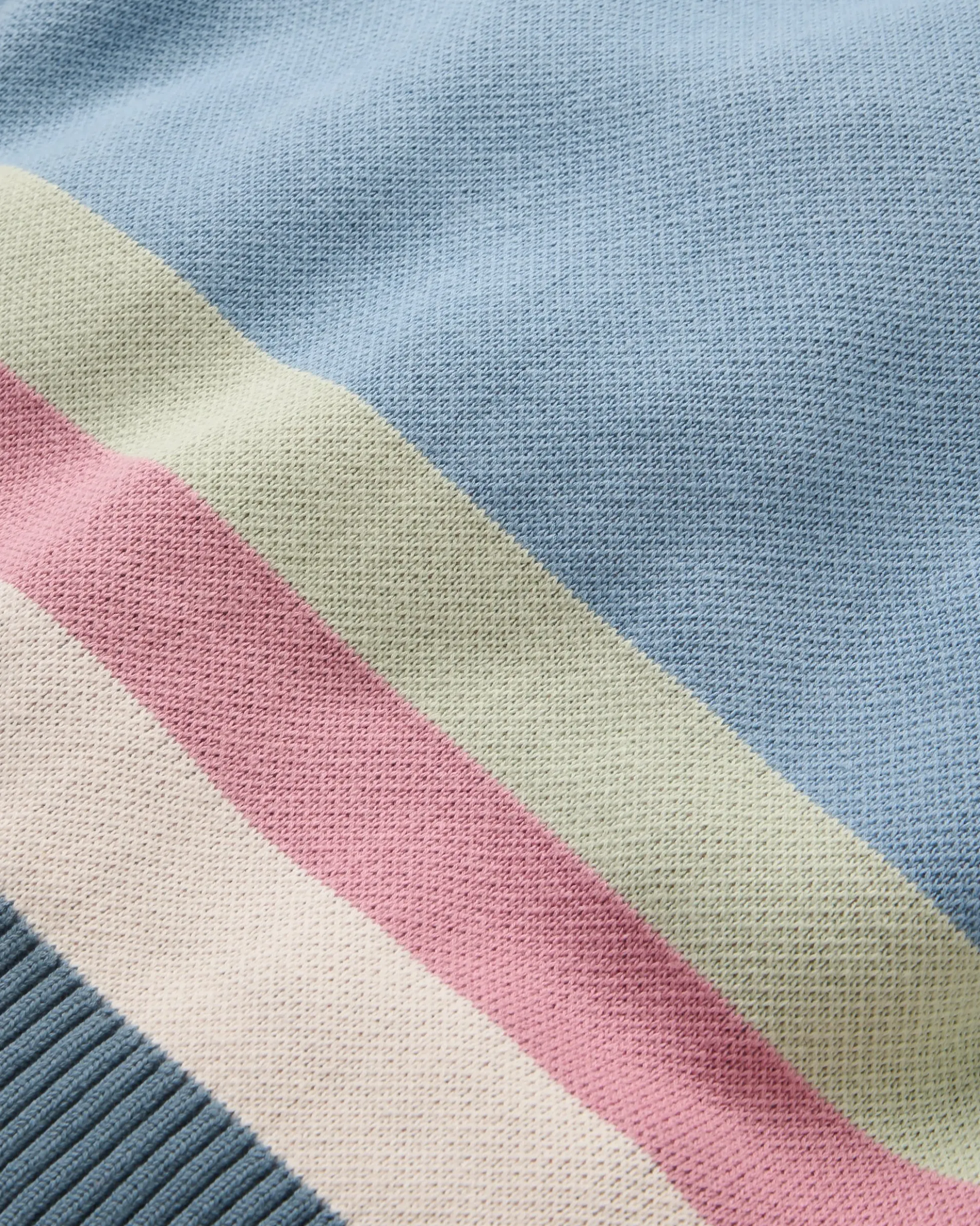 Women's Scenic Knitted Cardigan